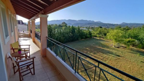 4-Bedroom vacation home with parking on premises
